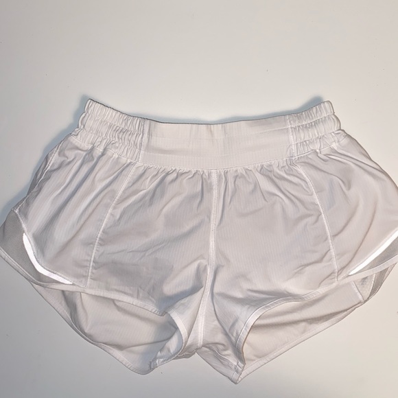 lululemon white hotty hot shorts, size 4, 2.5” - Picture 4 of 4